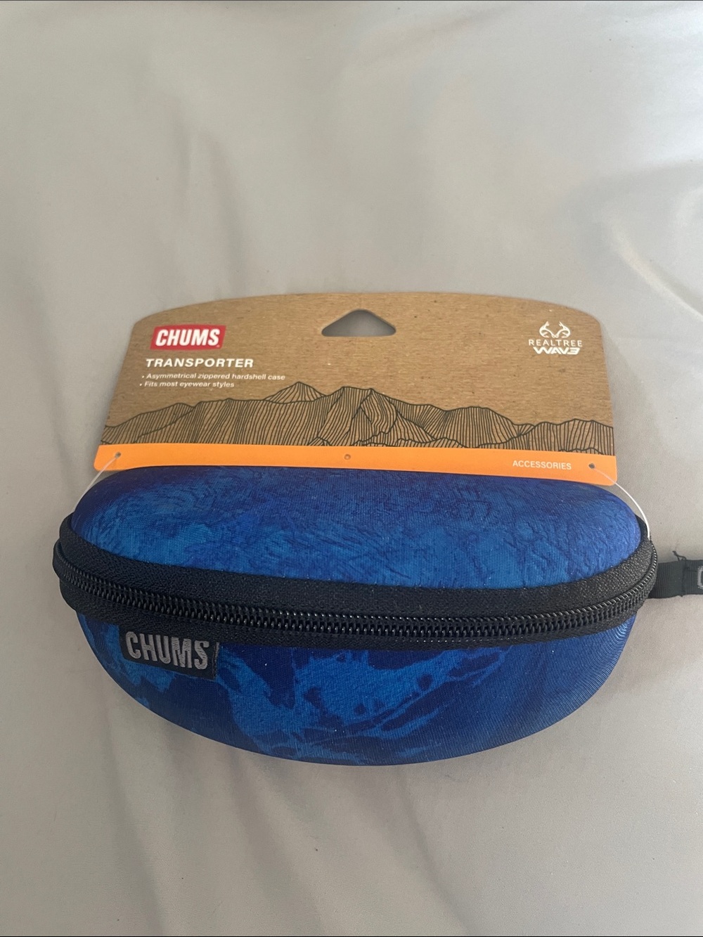 Chums transporter sunglasses case